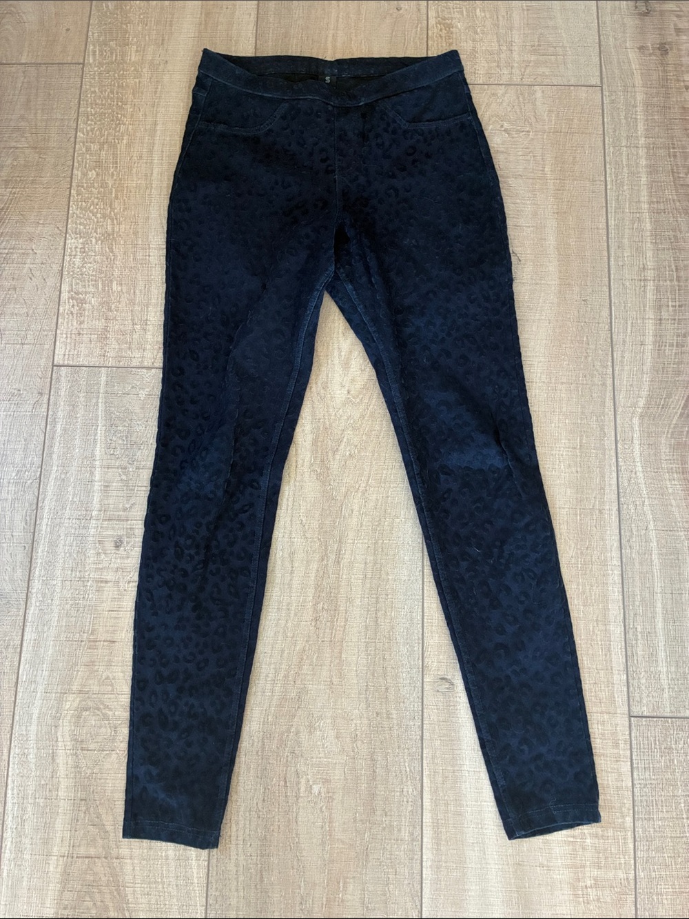 HUE - Navy Velvet Leopard Skinny Jegging